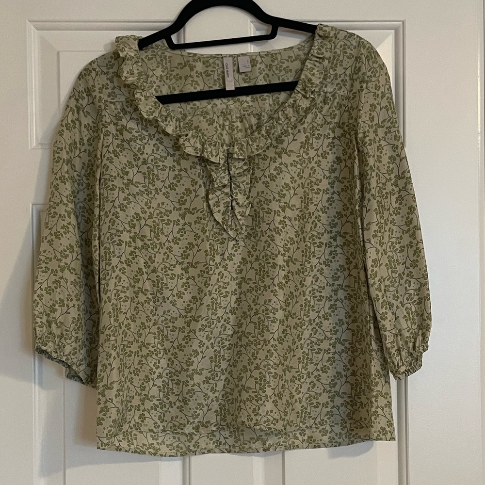 SOLD - Old navy printed ruffle shirt